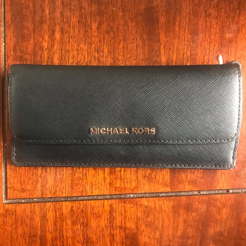 Like New Michael Kors Wallet
